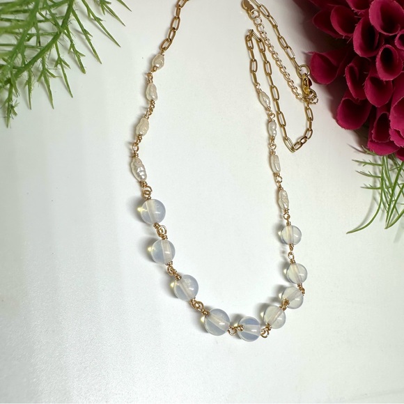 NEW⚜️Opalite & Freshwater Pearl Beaded Necklace - Picture 2 of 7